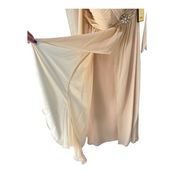 May Queen Couture Champagne Chiffon Sweetheart‎ Neckline Rhinestone Brooch Dress - Picture 9 of 16